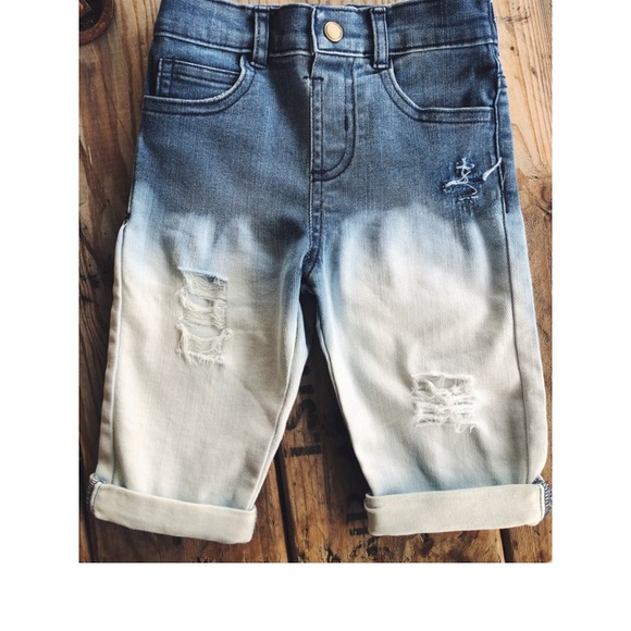 Distressed denim 🖤👖 - Picture 2 of 2